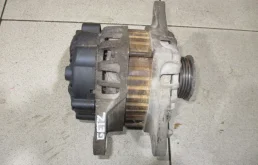 Генератор для Hyundai Tucson 2005 года на фотографиях