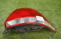 Фонарь внешний правый для Volkswagen Polo 2009 года на фотографиях