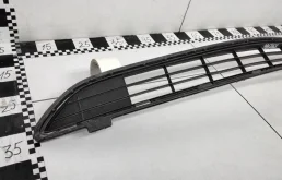 Решетка переднего бампера для Toyota RAV4 2015 года на фотографиях