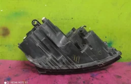 Фара ксенон левая для Volkswagen Jetta 2015 года на фотографиях