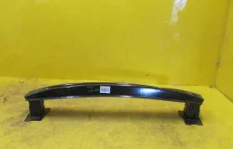 Усилитель заднего бампера для Skoda Octavia 2014 года на фотографиях