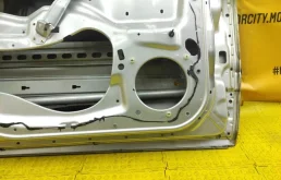 Двери для Mercedes-Benz C class 2004 года на фотографиях