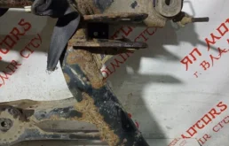 Задний подрамник для Volkswagen Tiguan 2013 года на фотографиях