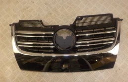 Решетка радиатора для Volkswagen Jetta 2008 года на фотографиях