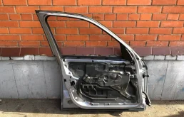 Дверь передняя левая для BMW X3 2005 года на фотографиях