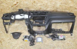 Подушка безопасности водителя для Kia Rio 2017 года на фотографиях