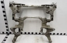 Подрамник двигателя для BMW 5er 2021 года на фотографиях