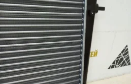 Радиатор охлаждения ДВС для Hyundai Tucson 2005 года на фотографиях