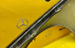 Крыло правое для Mercedes-Benz S class 2004 года на фотографиях
