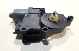 Двери для Peugeot 308 2015 года на фотографиях