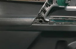 Обшивка двери передняя левая для Toyota Land Cruiser на фотографиях