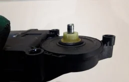 Двери для Peugeot 308 2015 года на фотографиях