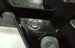 Решетка радиатора для Nissan X-Trail 2001 года на фотографиях