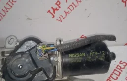 Трапеция стеклоочистителей для Nissan X-Trail 2014 года на фотографиях