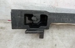 Абсорбер переднего бампера для Nissan X-Trail 2014 года на фотографиях