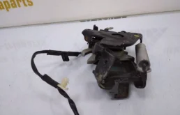 Замок капота левый для BMW 5er 2023 года на фотографиях