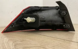 Фонарь внешний правый для Volkswagen Passat 2017 года на фотографиях