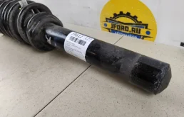 Амортизатор передний правый для Volvo XC90 2019 года на фотографиях