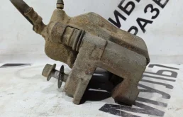 Суппорт передний левый для Lexus IS 2011 года на фотографиях