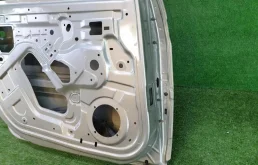 Дверь задняя левая для Renault Logan 2017 года на фотографиях