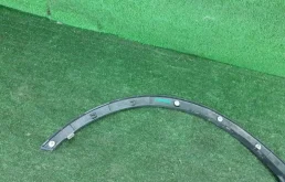 Расширитель арок передний правый для Toyota RAV4 2018 года на фотографиях