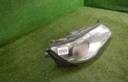 Фара правая для Volkswagen Tiguan 2010 года на фотографиях