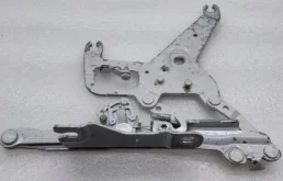 Петля капота левая для BMW X5 на фотографиях