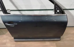 Дверь передняя правая для Volkswagen Touareg 2005 года на фотографиях
