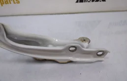 Петля капота левая для Skoda Octavia на фотографиях