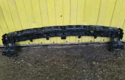 Усилитель переднего бампера для Volvo XC90 2018 года на фотографиях