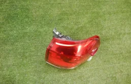 Фонарь правый для Toyota Land Cruiser 2015 года на фотографиях