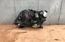 Фара правая для Suzuki Grand Vitara 2015 года на фотографиях