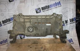 Подрамник двигателя для Volkswagen Tiguan 2010 года на фотографиях