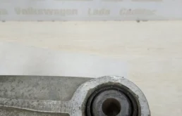 Качающийся рычаг правый для BMW X5 на фотографиях