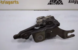 Петля капота правая для BMW X3 2015 года на фотографиях