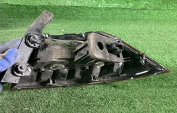 Фонарь левый для Volkswagen Passat 2017 года на фотографиях