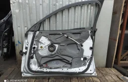 Дверь передняя правая для Audi A6 2009 года на фотографиях