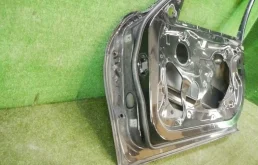 Дверь передняя правая для BMW 3er 2012 года на фотографиях