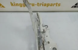 Петля капота левая для BMW X5 на фотографиях