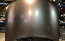 Капот для Infiniti FX 2005 года на фотографиях