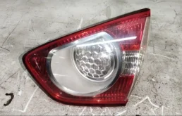 Фонарь внутренний правый для Ford Kuga 2010 года на фотографиях