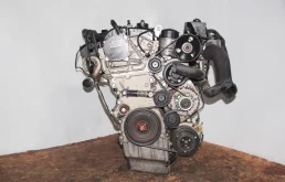 Двигатель без навесного для SsangYong Rexton 2016 года на фотографиях