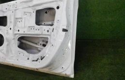 Дверь багажника для Hyundai Solaris 2012 года на фотографиях