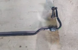 Стабилизатор поперечной устойчивости задний для Nissan X-Trail 2001 года на фотографиях