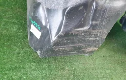 Подкрылок передний правый для Toyota RAV4 2013 года на фотографиях