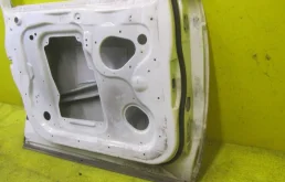 Дверь передняя левая для Land Rover Discovery 2017 года на фотографиях