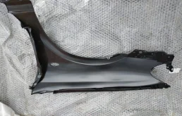 Крыло правое для Nissan Almera 2006 года на фотографиях