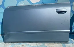 Дверь передняя левая для Audi A4 2004 года на фотографиях