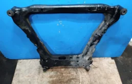 Балка передняя поперечная для Nissan X-Trail 2008 года на фотографиях