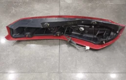 Фонарь внешний правый для Nissan X-Trail 2012 года на фотографиях